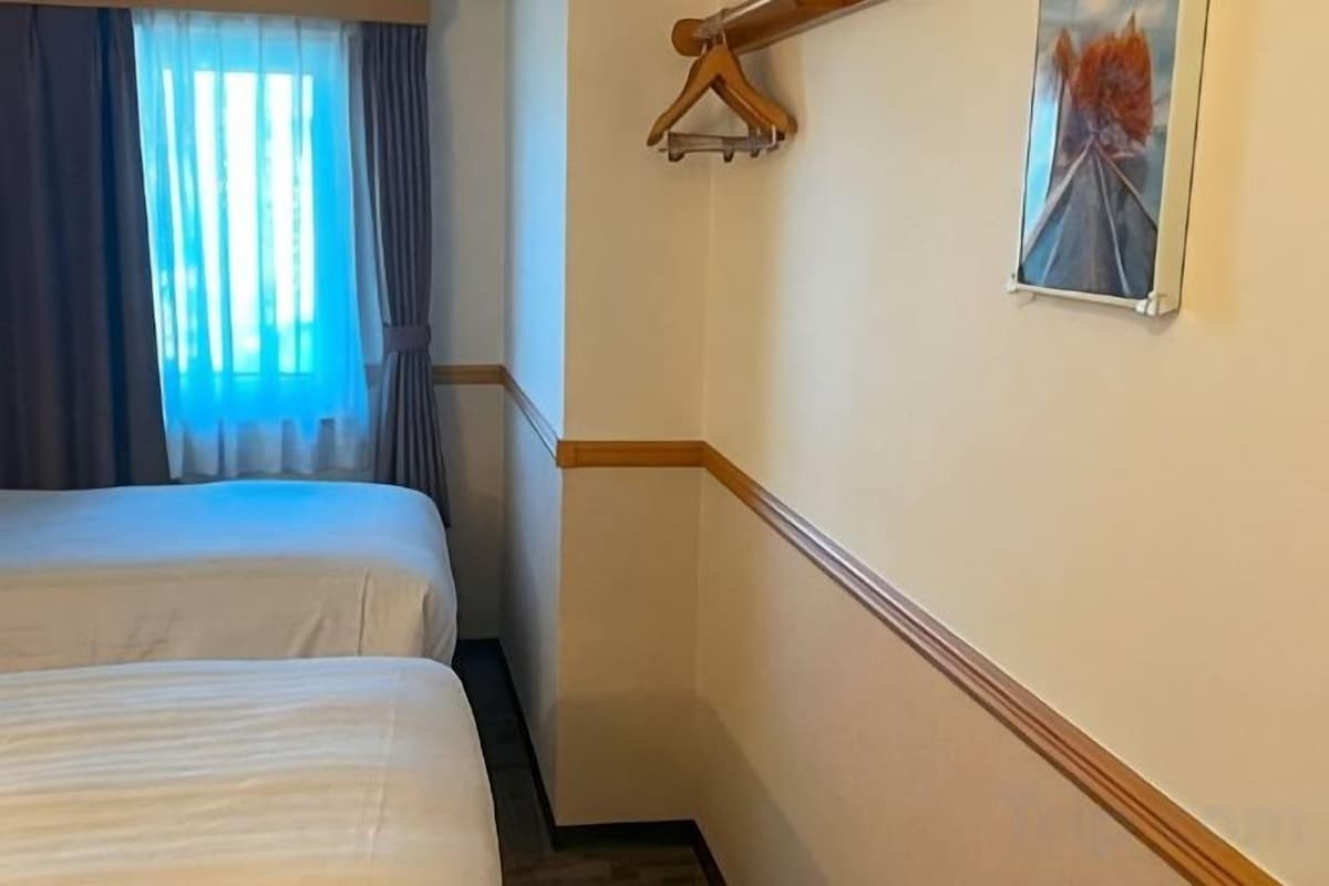 In-room safe, desk, iron/ironing board (on request), WiFi (free)