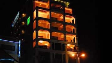 Façade de l’hébergement - soirée/nuit