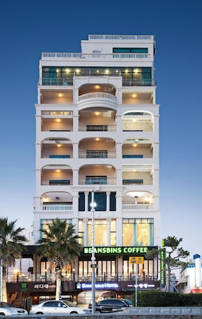 Exterior. Song Jung Hotel