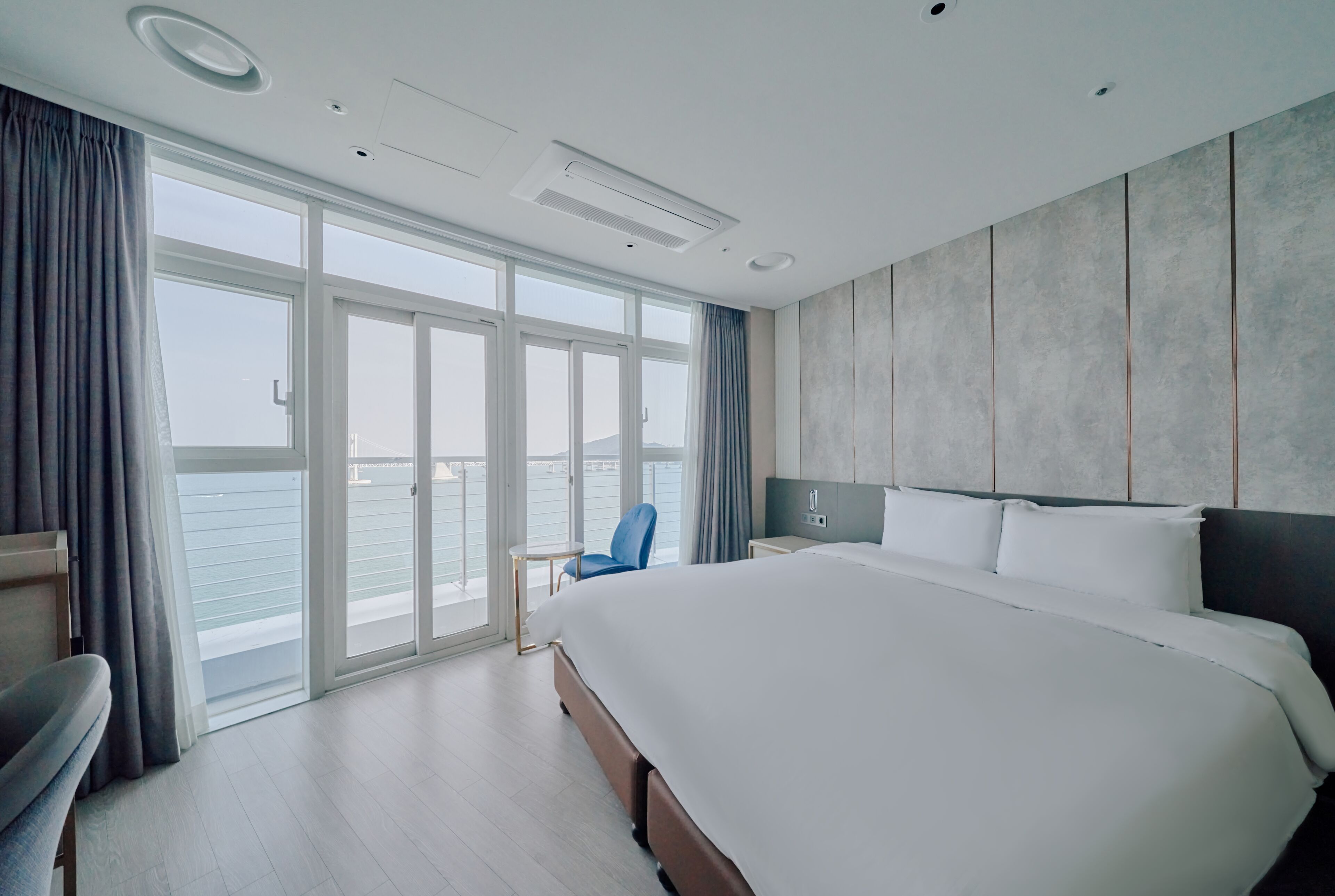 豪華雙人房, 海景 | 遮光窗簾/窗簾、免費 Wi-Fi、床單