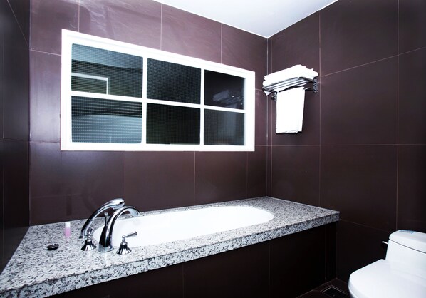 Premium Ocean Double Room | Deep soaking bathtub - Homers Hotel (Busan)