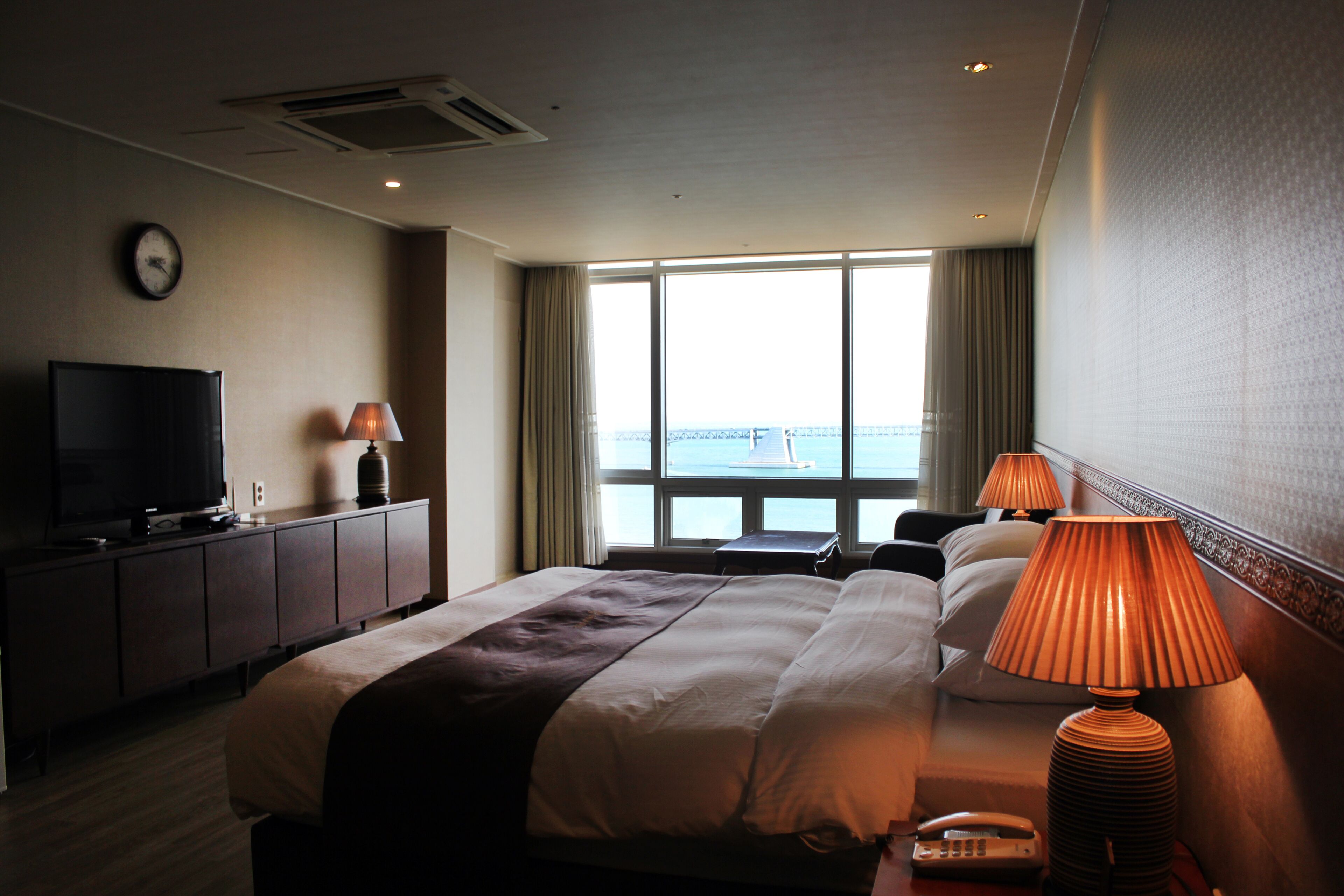 deluxe ocean double room | premium bedding, desk, iron/ironing board, free wired internet