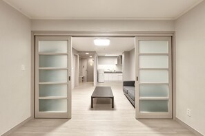 Desk, free WiFi - Kumho Sulak Resort (Sokcho)