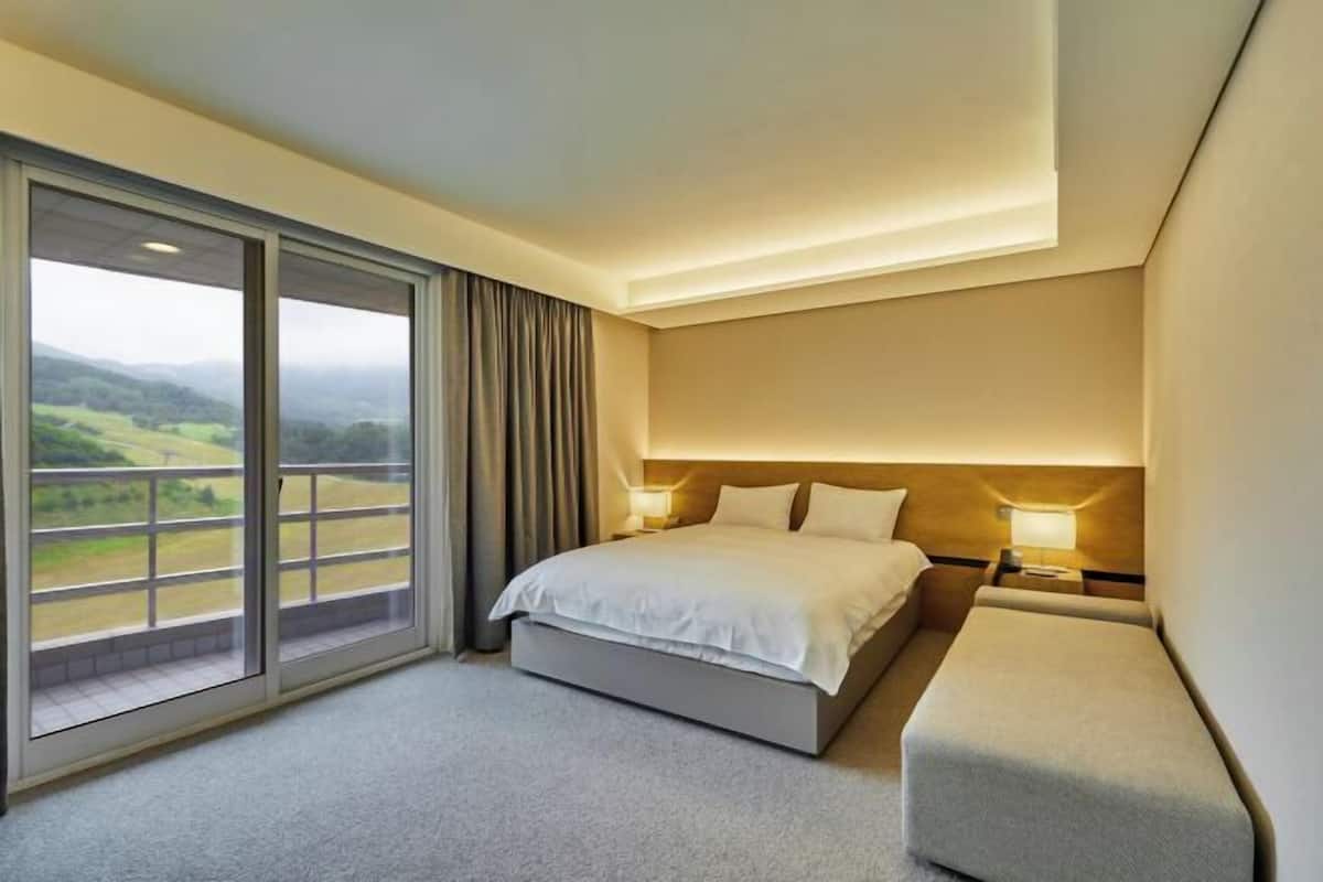 Down duvets, minibar, in-room safe, individually decorated
