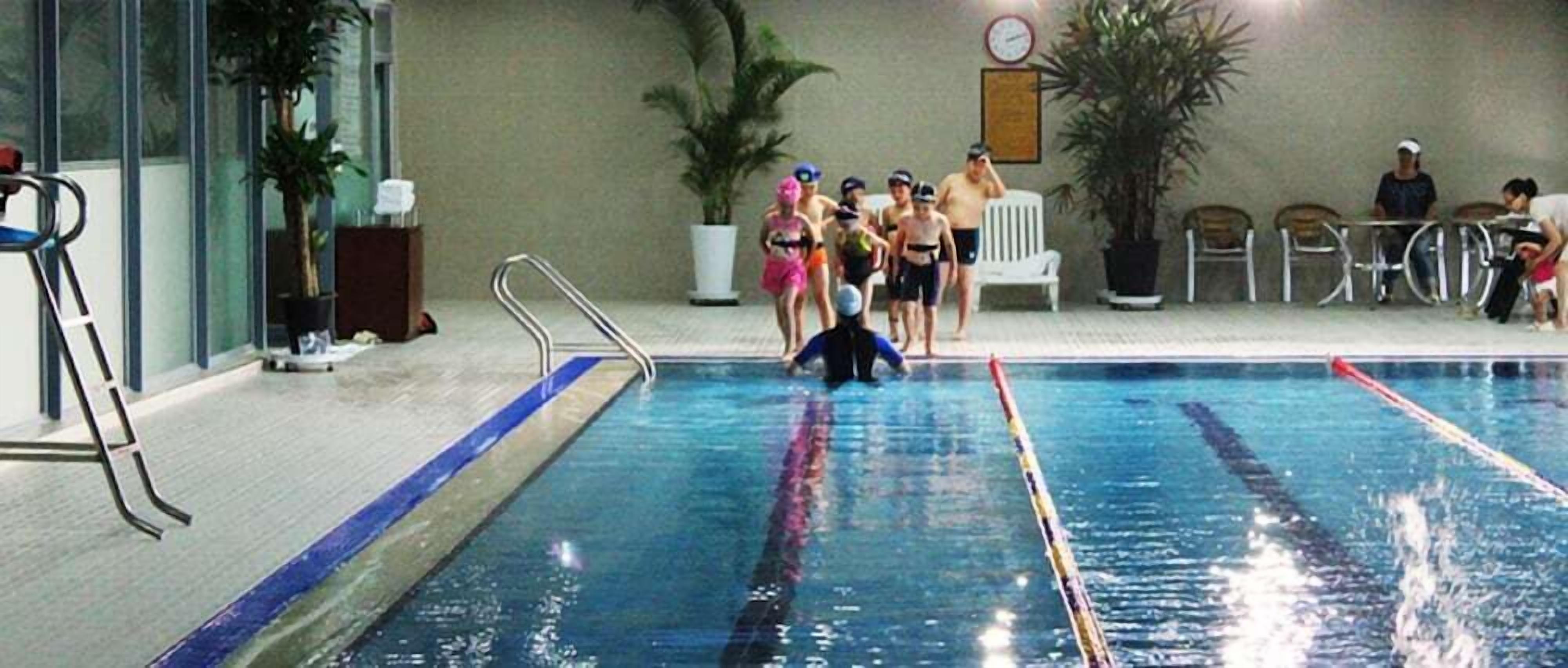 Indoor pool, outdoor pool