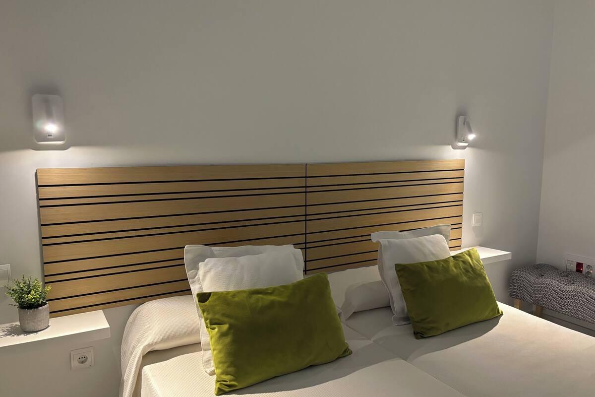 double room | 1 bedroom, in-room safe, desk, free cots/infant beds