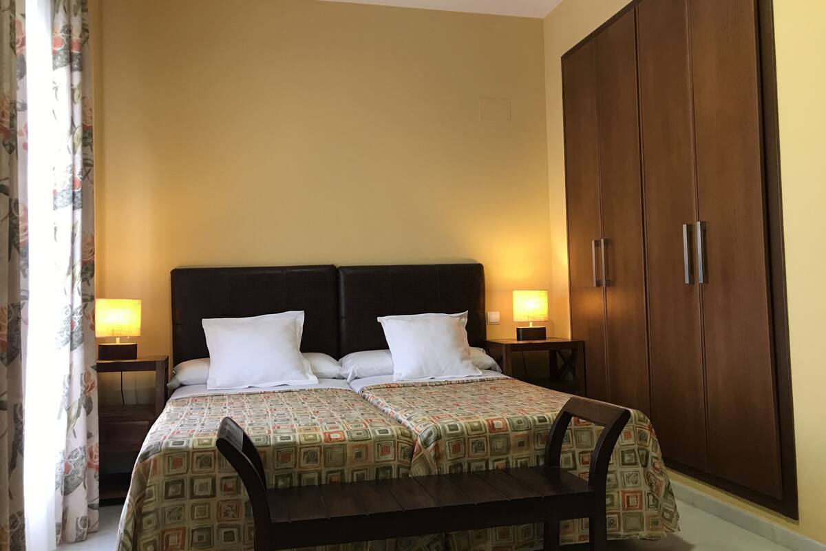 Double Room | In-room safe, desk, free cribs/infant beds, rollaway beds
