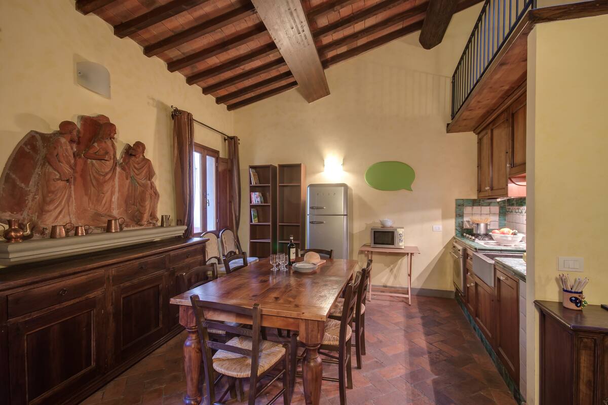 Superior Duplex, 2 Bedrooms, Annex Building (Palagio, Vicolo del Panico 2 - Lift) | Private kitchen | Coffee/tea maker, full-sized fridge, microwave, stovetop