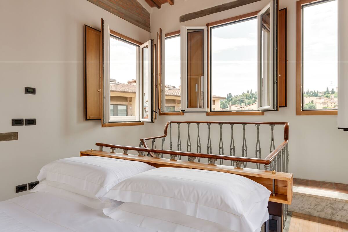 Superior Room on 3 floors, 2 Bedrooms (Uffizi1,no elevator,Via della Ninna 1) | Premium bedding, desk, iron/ironing board, free cots/infant beds