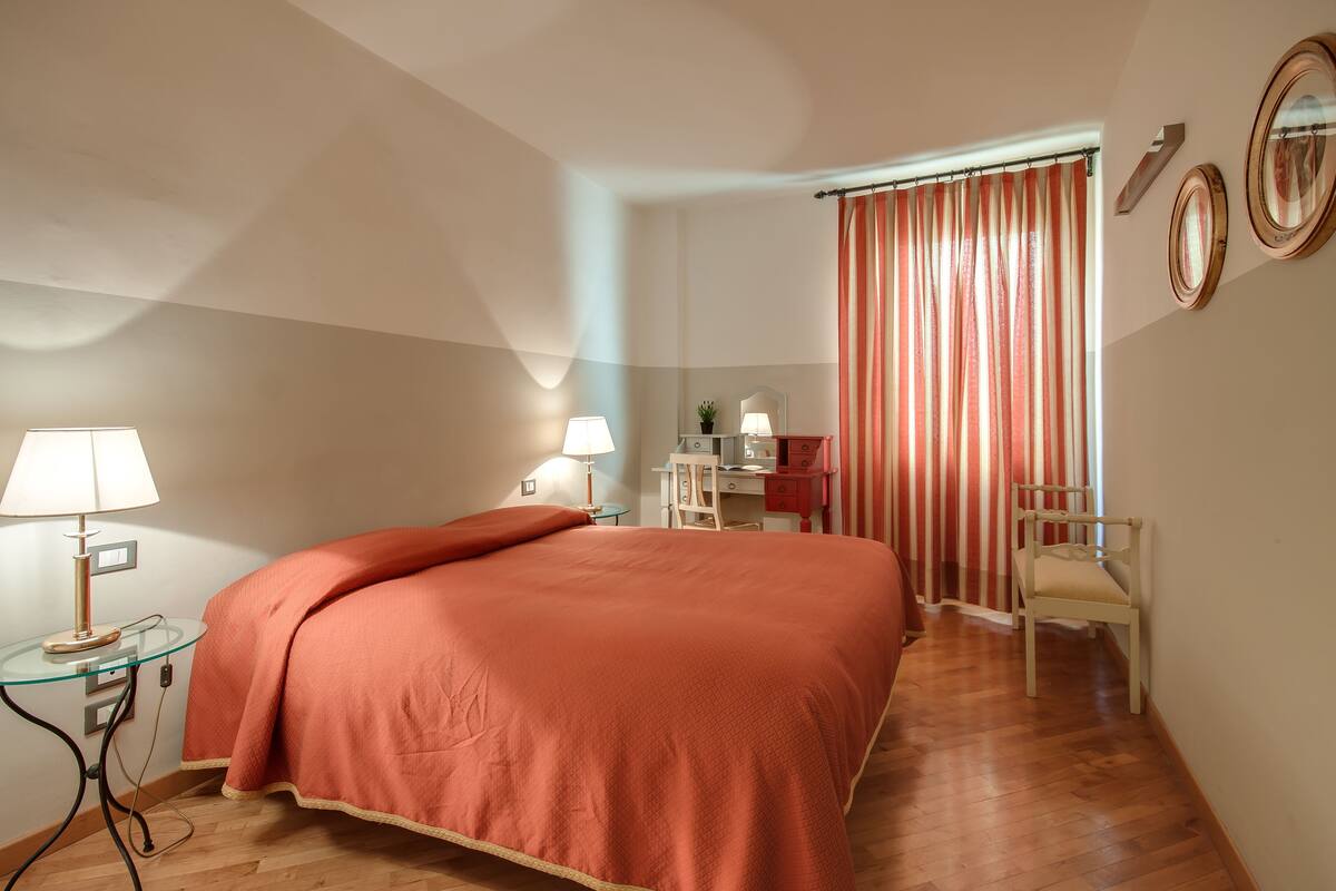 Penthouse, 2 Bedrooms, City View (Rosso, Via della condotta 16) | Premium bedding, desk, iron/ironing board, free cots/infant beds