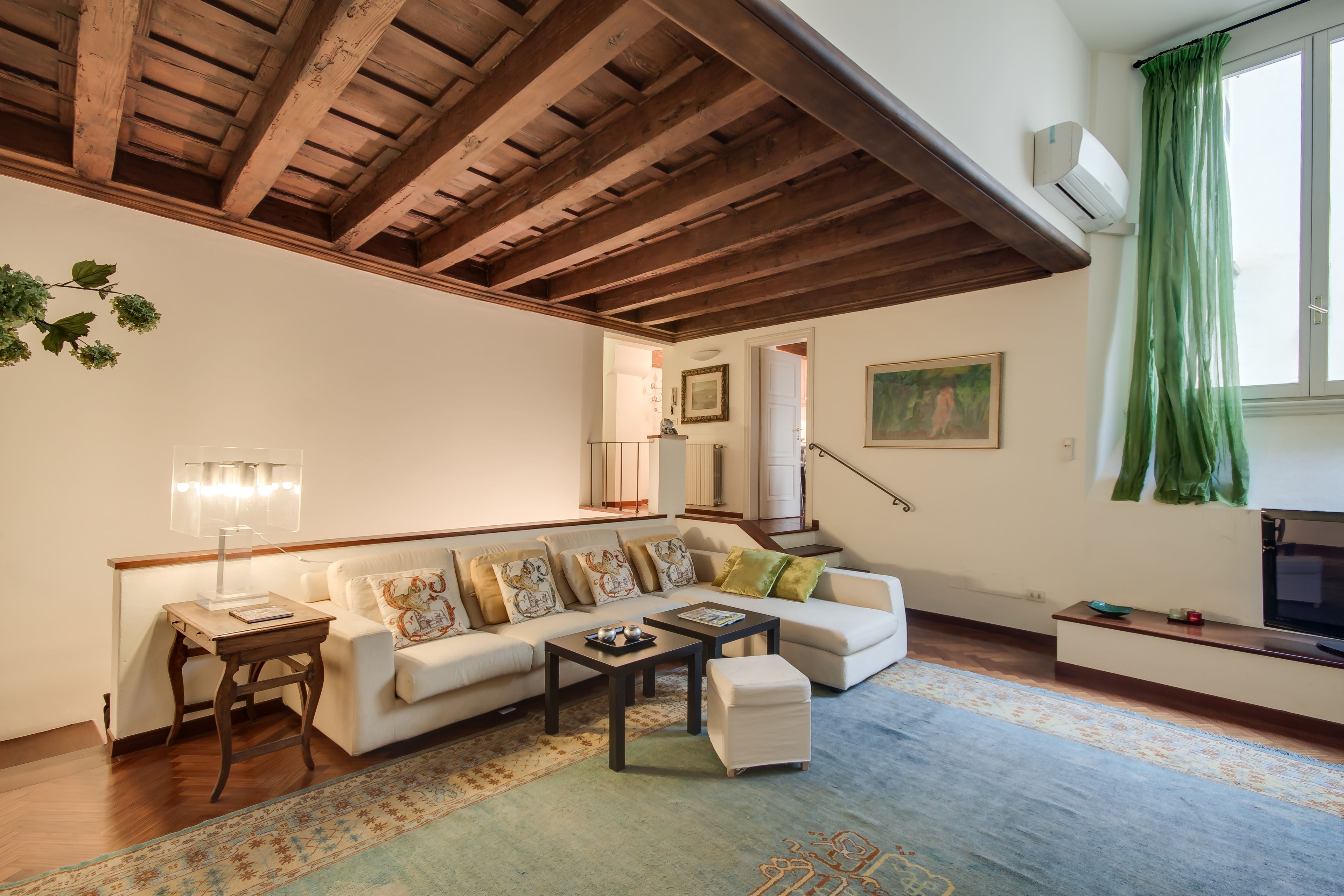 Appartement, 1 slaapkamer (Via delle Belle Donne 14 - Lift) | Woonkamer | Televisie