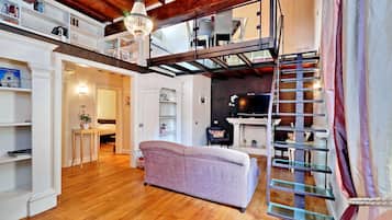 Duplex, 3 Bedrooms (Guelfo, Vicolo del Panico 2) | Living area | TV