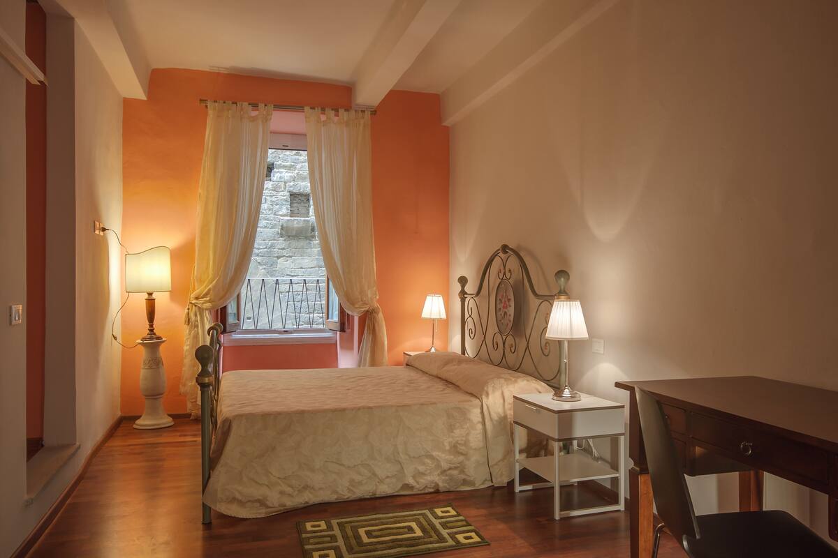 Apartment, 2 Bedrooms (Cerchi, Via dei Cerchi 7) | Premium bedding, desk, iron/ironing board, free cots/infant beds