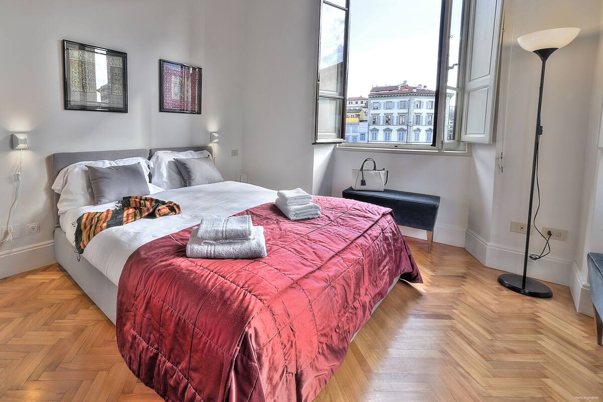 Apartment, 1 Bedroom (Duomo 2, Piazza San Giovanni 5 - Lift) | Premium bedding, desk, iron/ironing board, free cots/infant beds