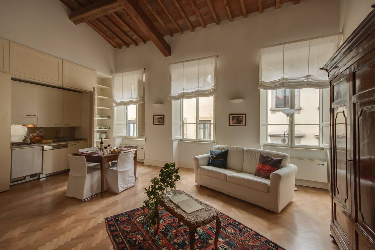 Apartment, 1 Bedroom (Duomo, Piazza San Giovanni 5 - Lift) | Living room | TV