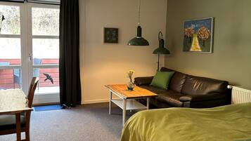 Familierom | Skrivebord, blendingsgardiner, strykejern/-brett og wi-fi (inkludert)