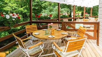 Frokost, lunsj og middag serveres