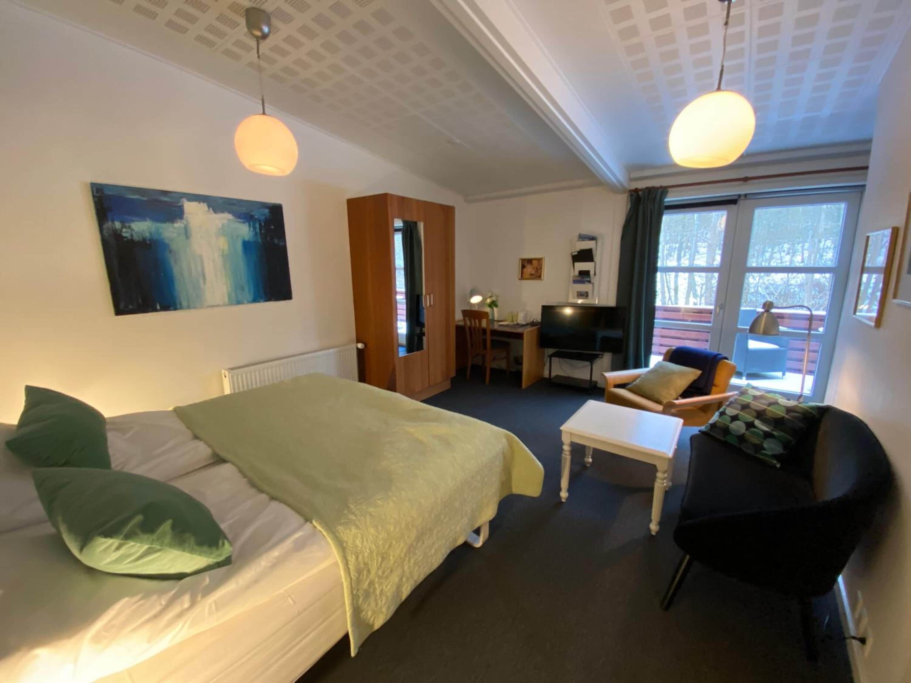 1 bedroom, desk, iron/ironing board, free wifi