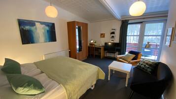 Familierom | Skrivebord, blendingsgardiner, strykejern/-brett og wi-fi (inkludert)