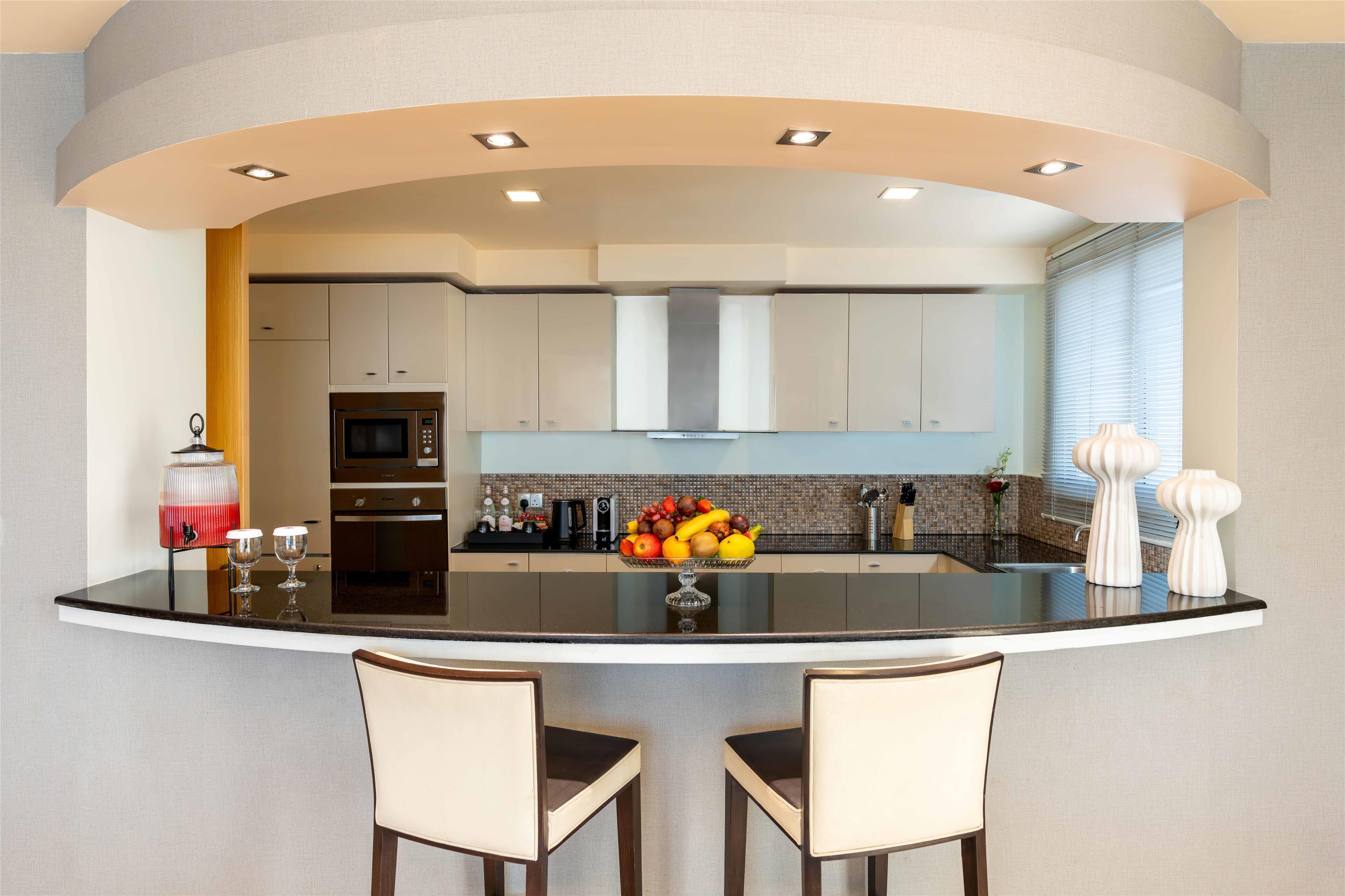 Suite, Multiple Beds, Non Smoking, Kitchen (Living Room) | Private kitchenette | Coffee/tea maker