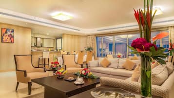 Hypo-allergenic bedding, down duvets, minibar, in-room safe