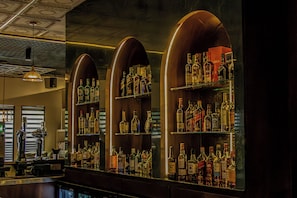 2 bars/lounges, poolside bar