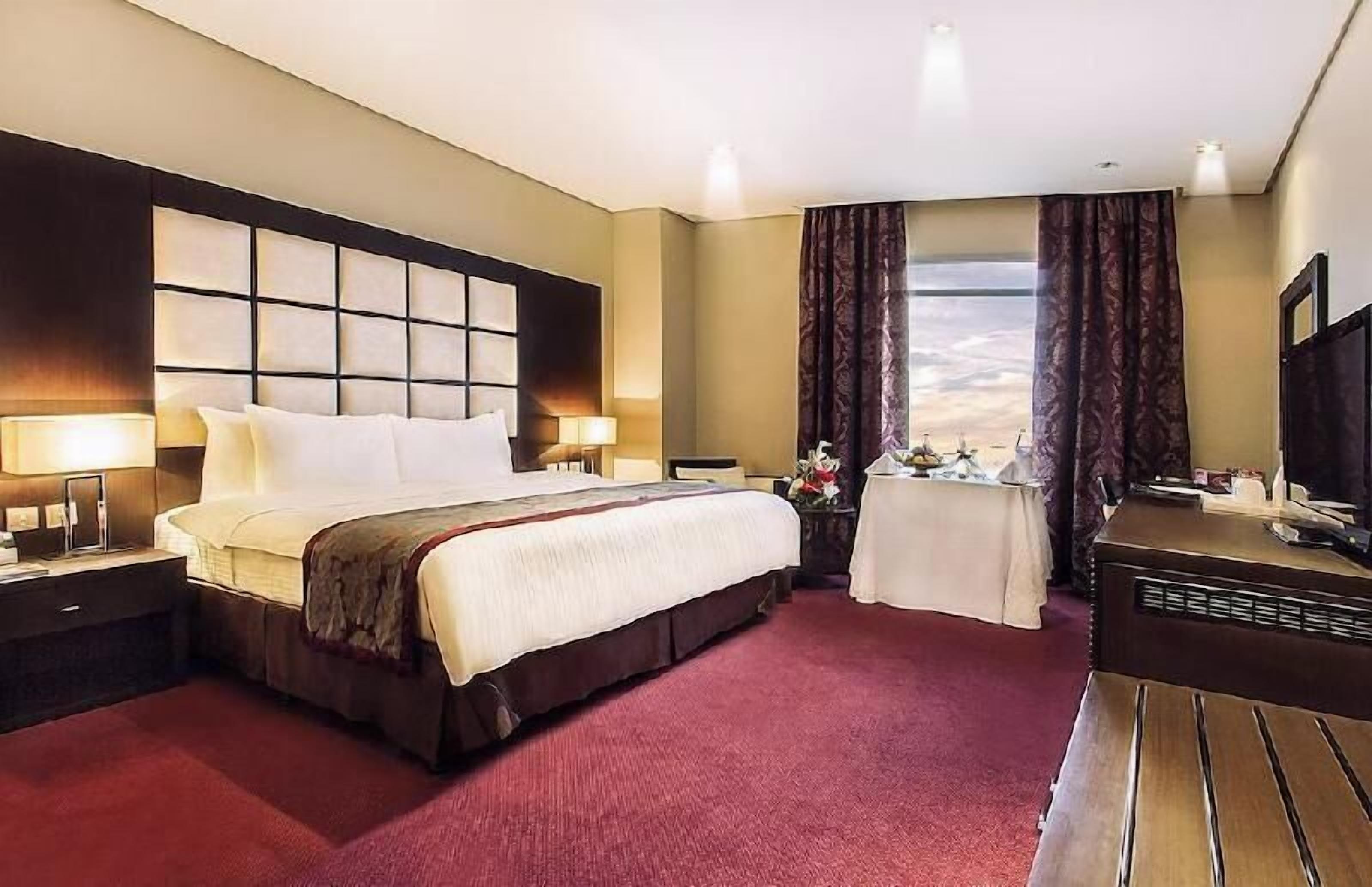 Hypo-allergenic bedding, down duvets, minibar, in-room safe