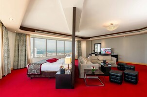 Ropa de cama hipoalergénica, cubrecamas y minibar 