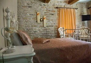 Standard Double or Twin Room | Minibar, in-room safe, individually decorated, individually furnished - Griffon Boutique Hotel - Boutique Class (Foça)