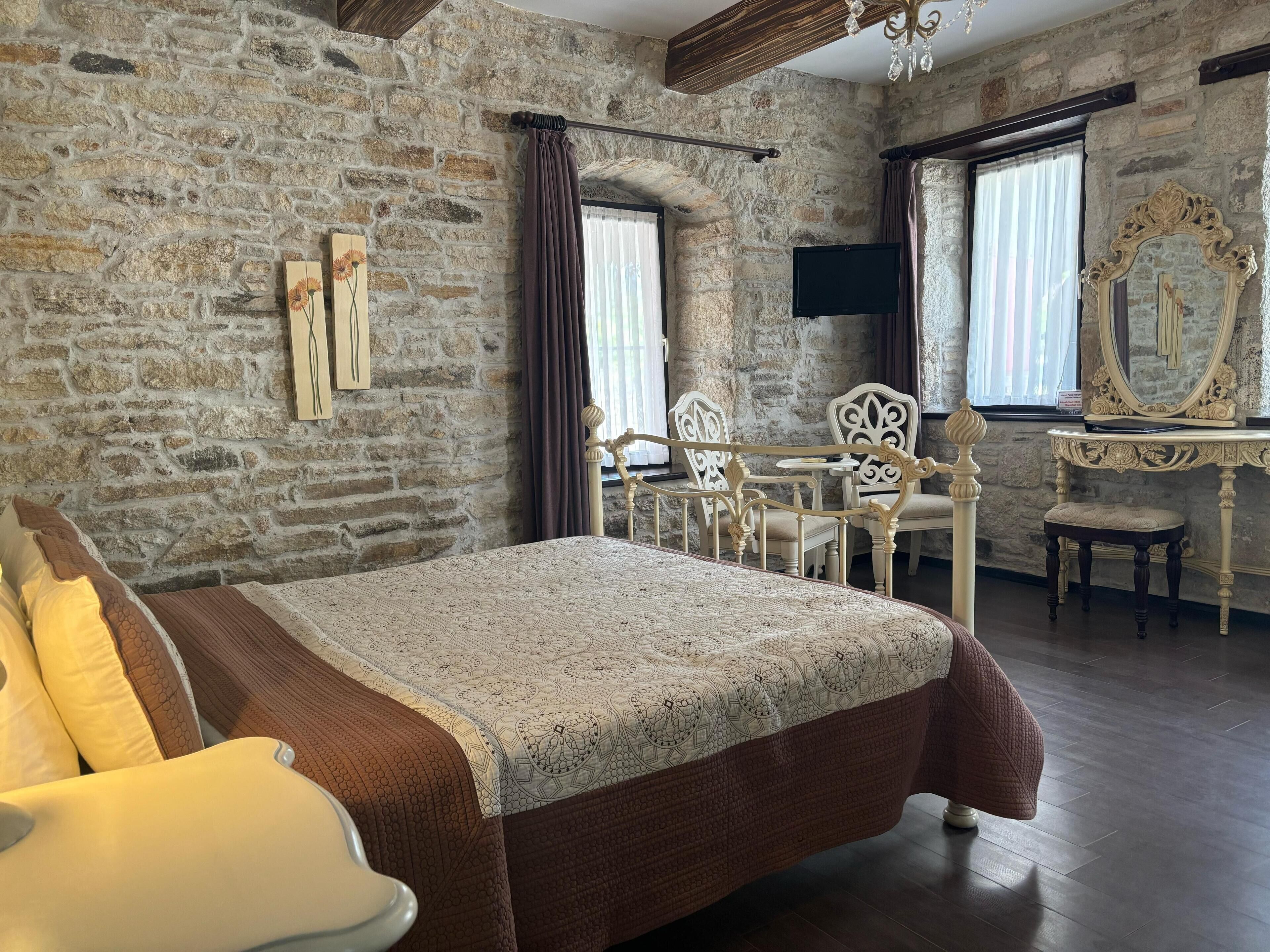 minibar, in-room safe, soundproofing, iron/ironing board