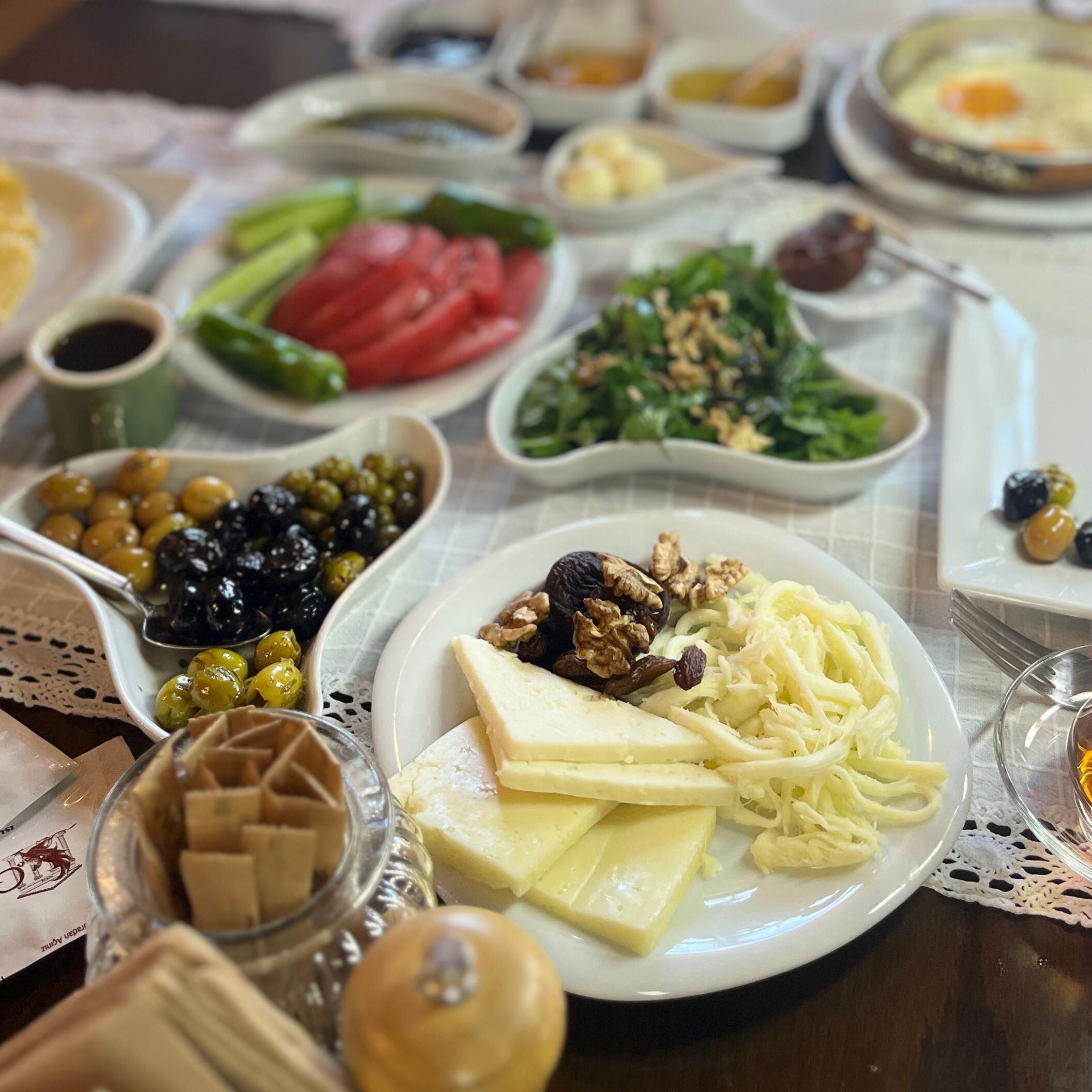 breakfast, lunch and dinner served