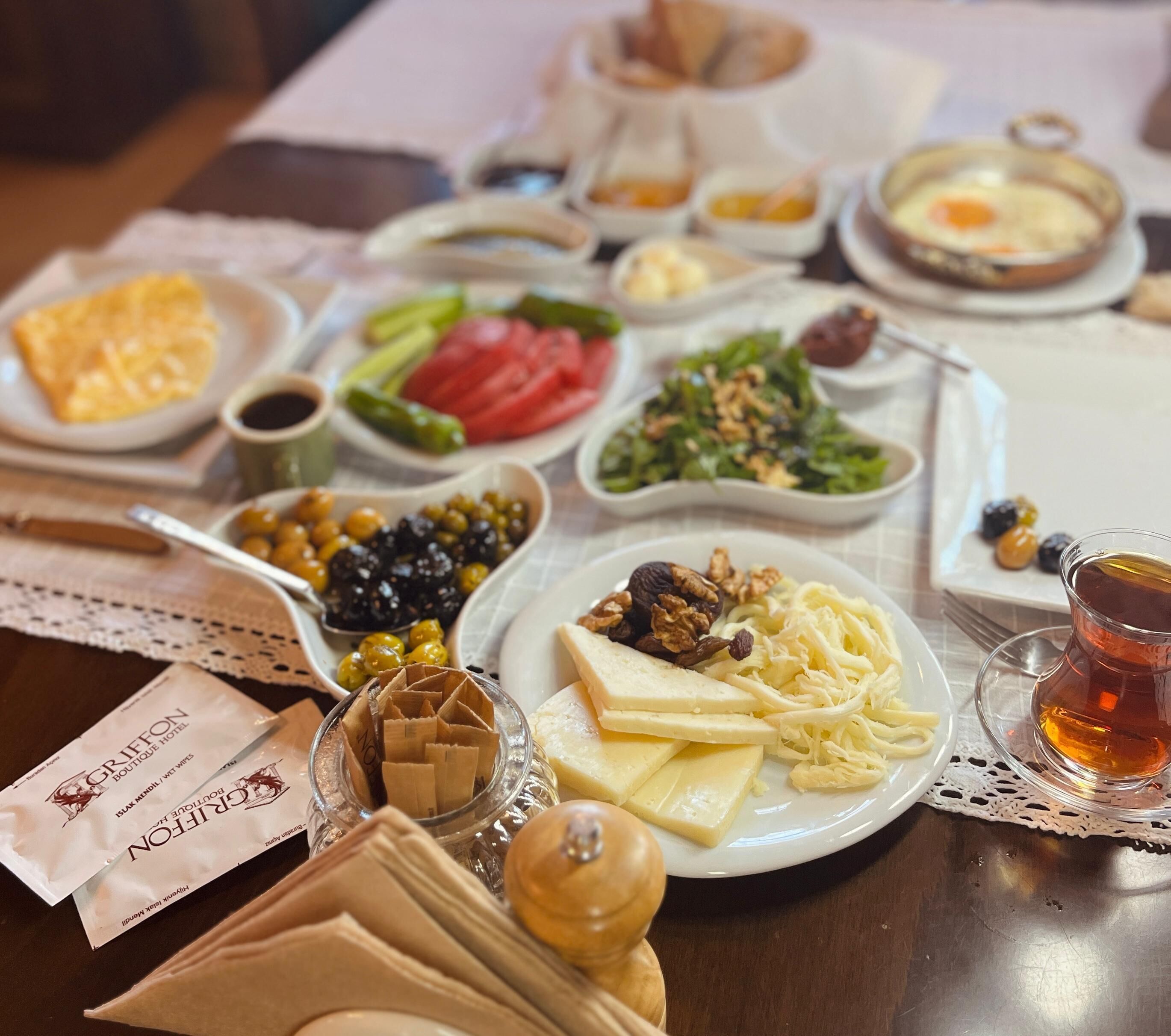 breakfast, lunch and dinner served