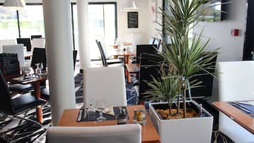 Daily buffet breakfast (EUR 14.90 per person)