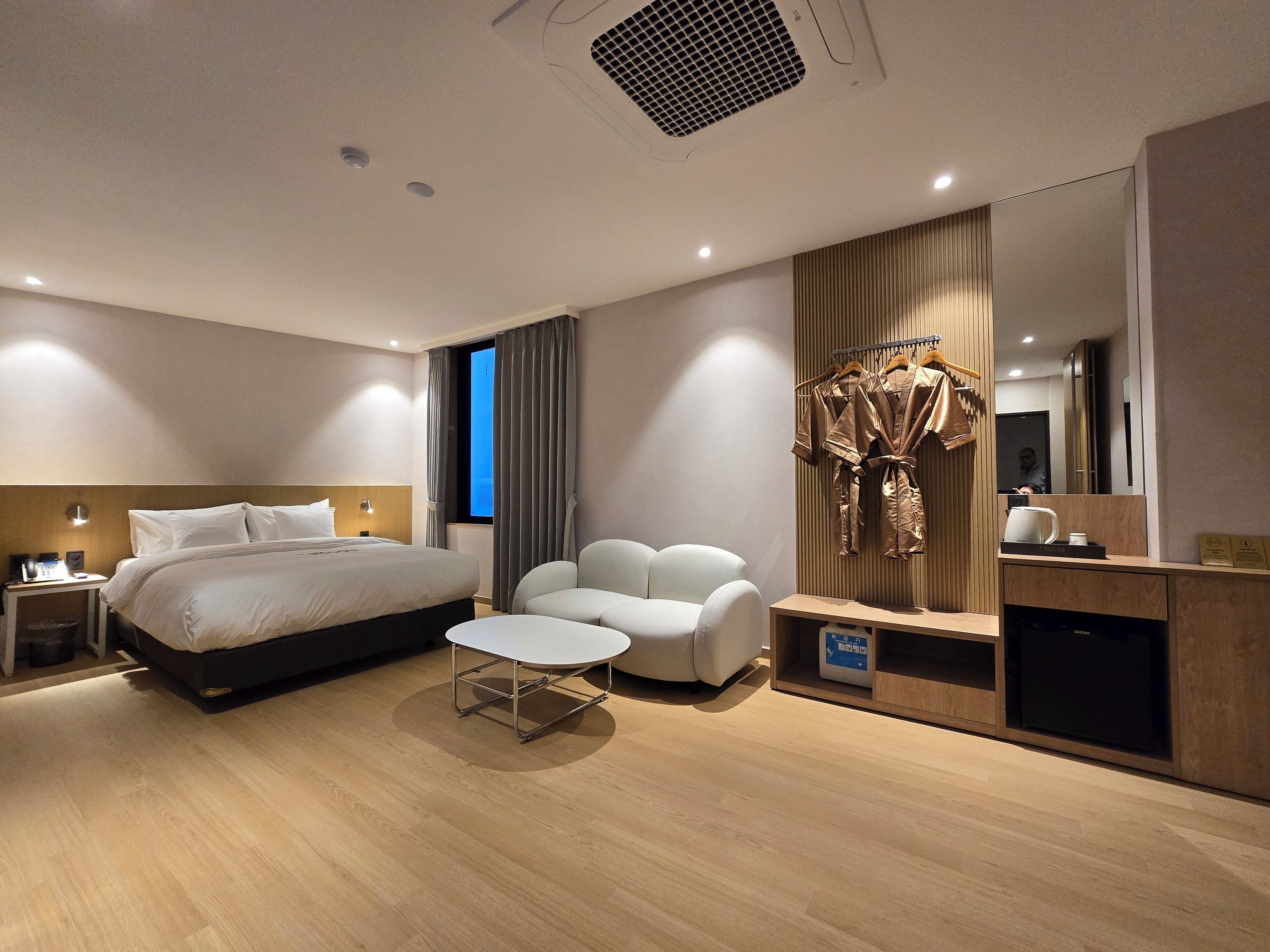 Kahden hengen deluxe-huone | Pimennysverhot, äänieristys, ilmainen Wi-Fi