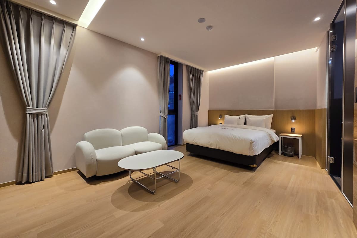 Rideaux occultants, chambres insonorisées, Wi-Fi gratuit