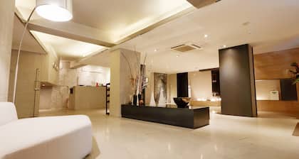 Tria Hotel