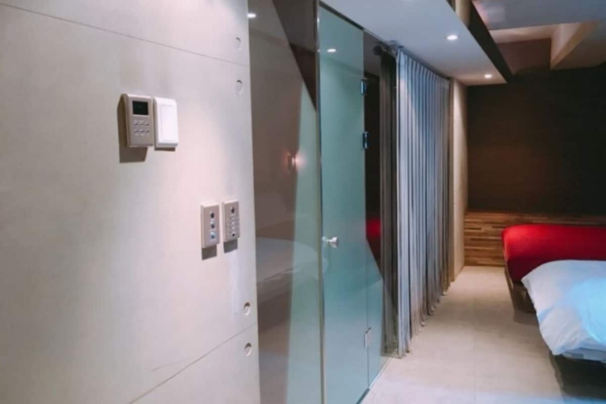 Cortinas blackout, sistema de insonorización y wifi gratis
