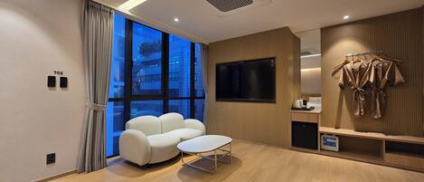 Premier Double Room | In-room safe, soundproofing, free WiFi, wheelchair access