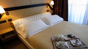 Minibar, in-room safe, desk, laptop workspace