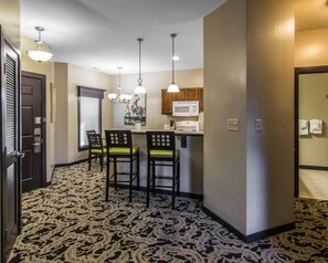 Individually decorated, individually furnished, desk, laptop workspace