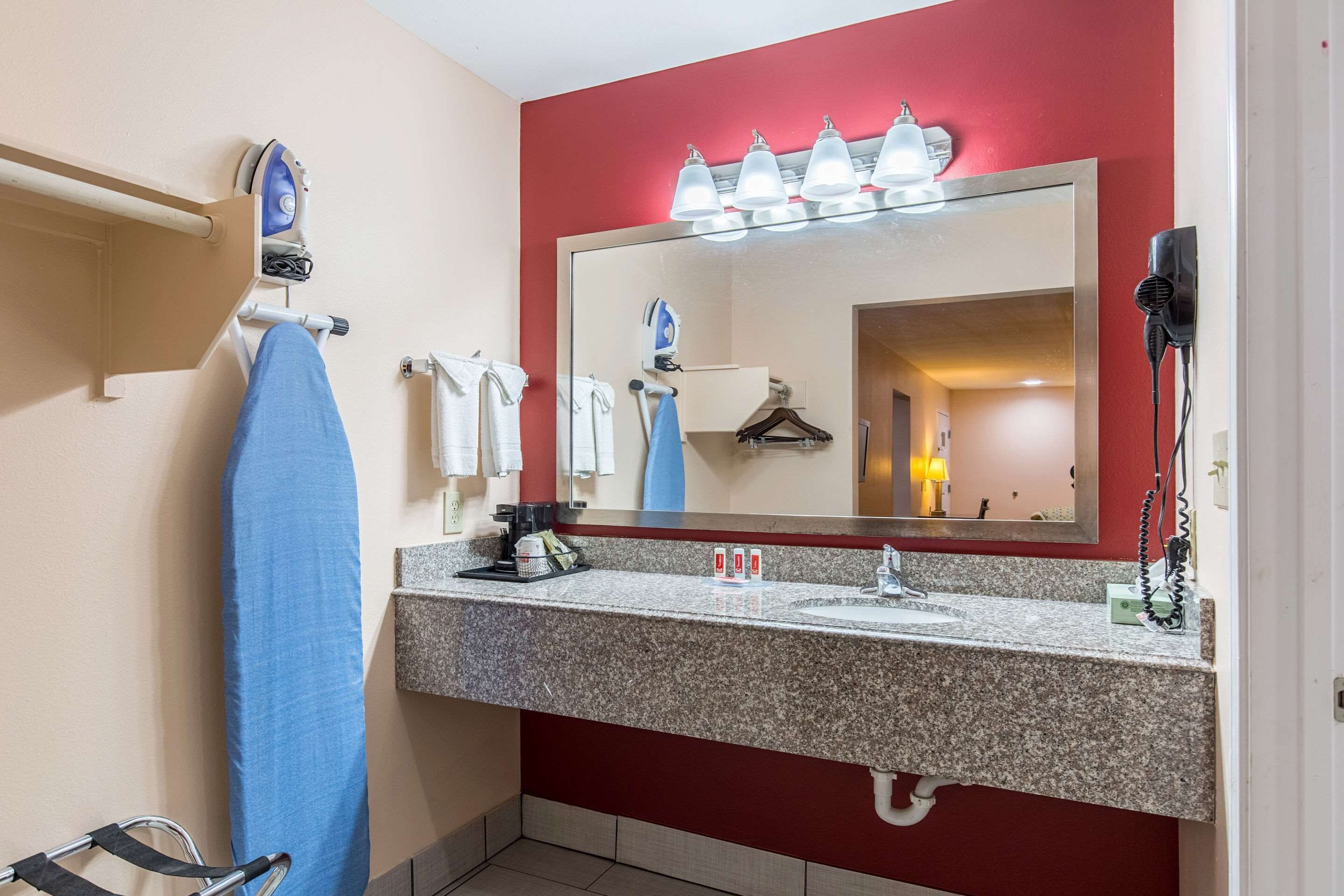 standard double room, 2 double beds, non smoking | pillow-top beds, desk, iron/ironing board, free wifi