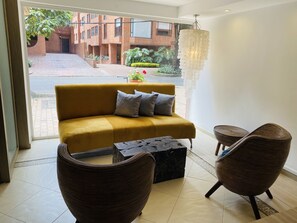 ロビー応接スペース