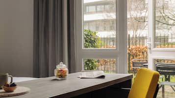 Ropa de cama de alta calidad y minibar