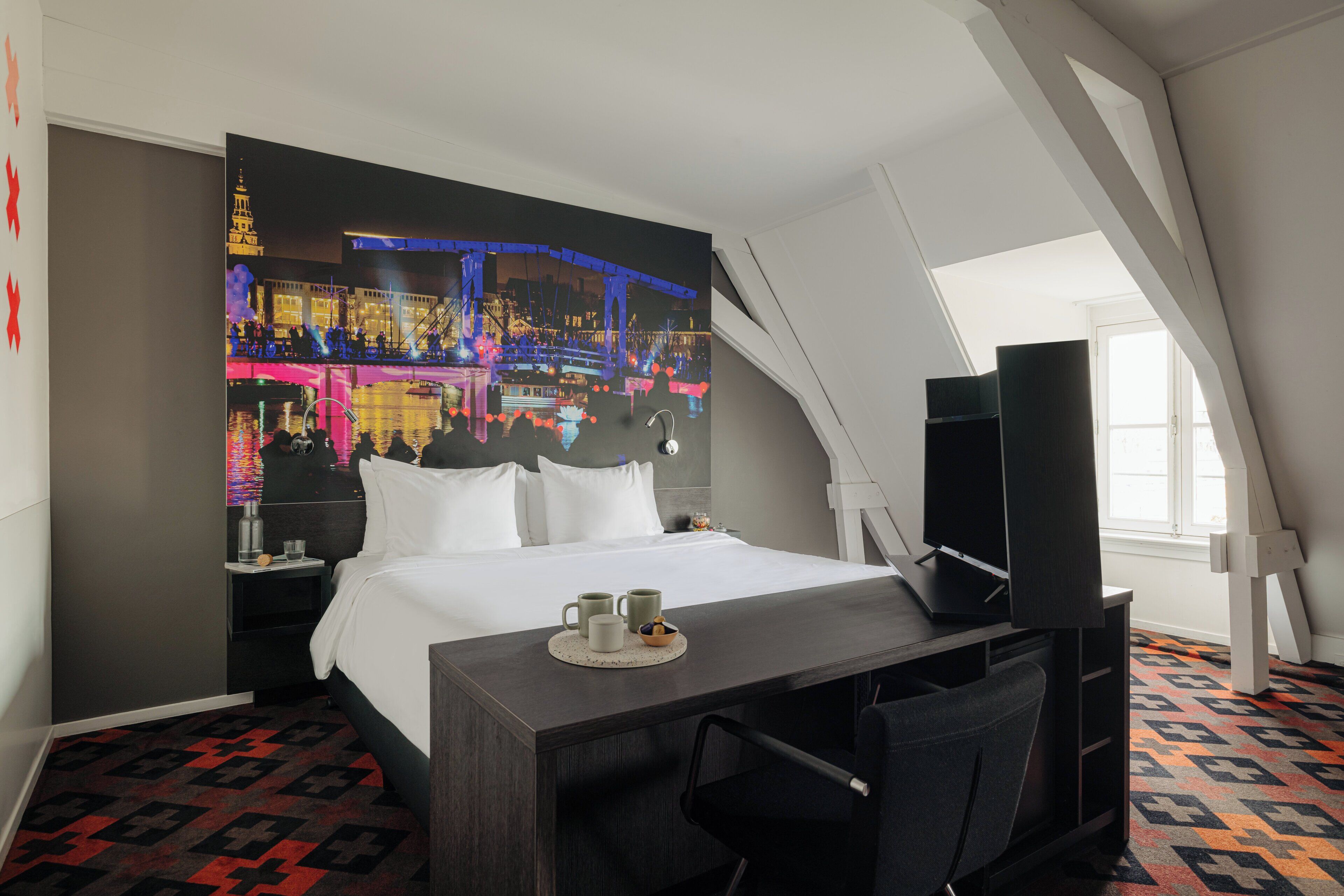 Junior Suite, 1 King Bed | Premium bedding, minibar, in-room safe, desk