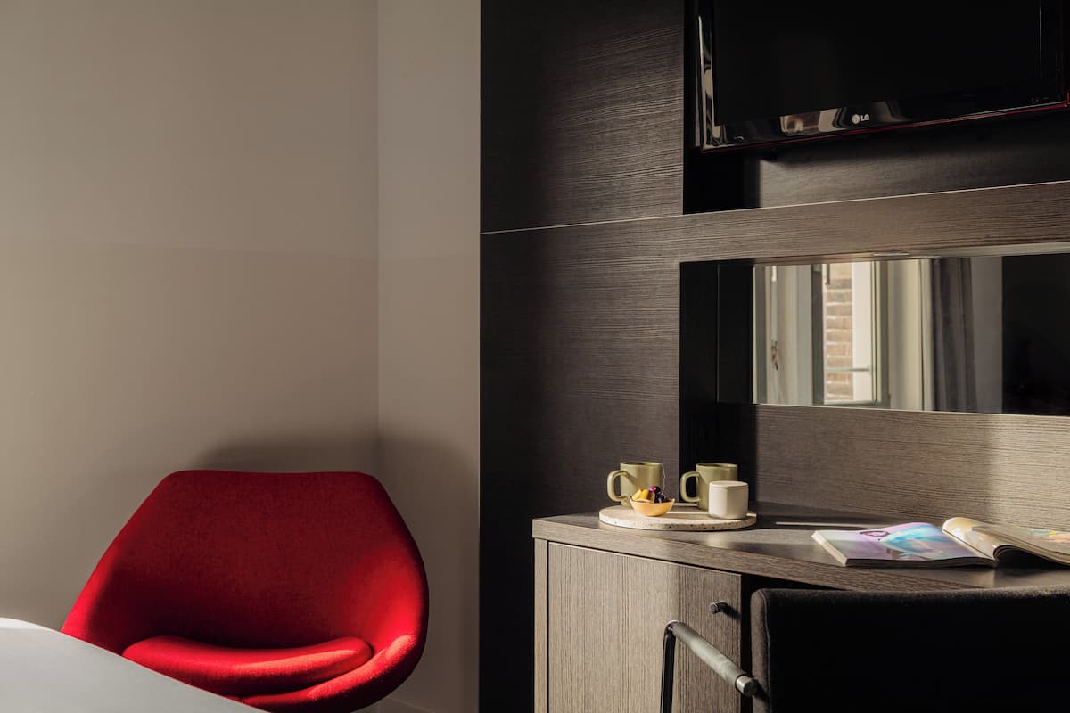 1 bedroom, premium bedding, minibar, in-room safe