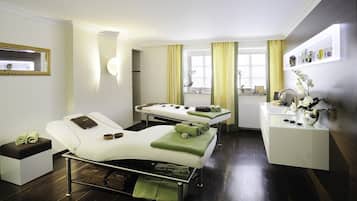 Sauna, steam room, body treatments, aromatherapy, hot stone massages