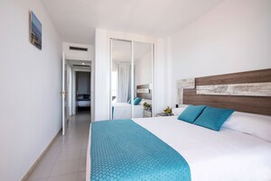Apartamento, 2 quartos, sacada, vista para o porto