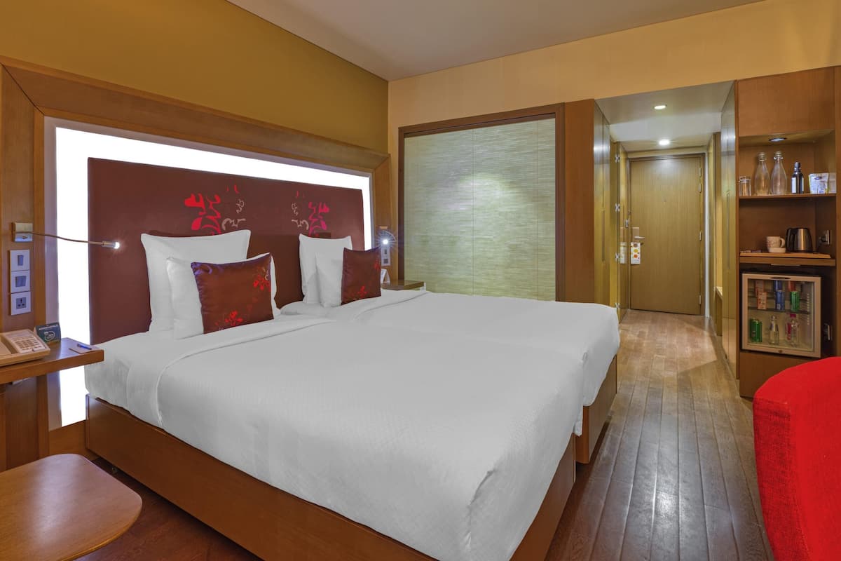 1 bedroom, premium bedding, down duvets, minibar