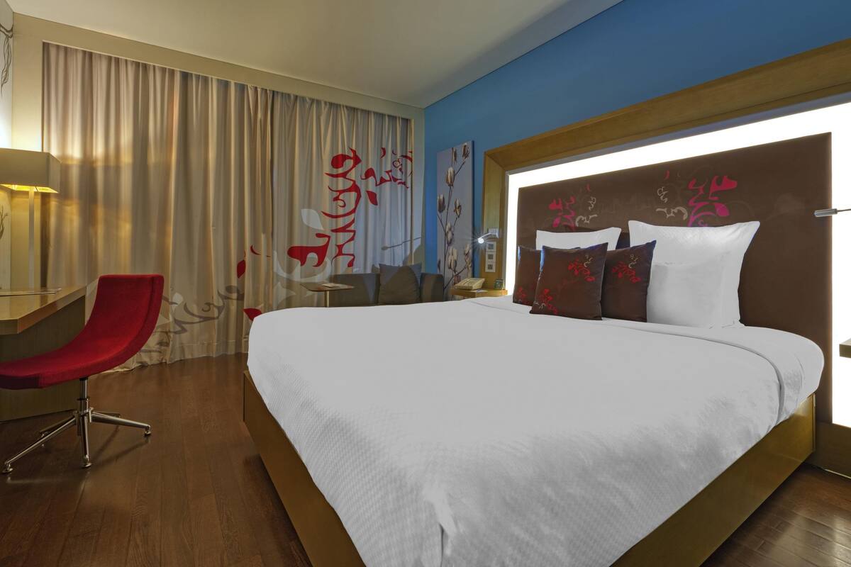 Deluxe-Zimmer, 1 King-Bett | 1 Schlafzimmer, hochwertige Bettwaren, Daunenbettdecken, Minibar
