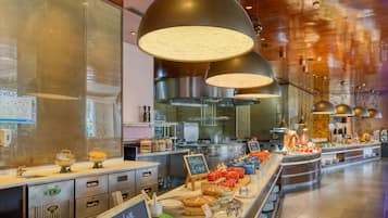 Daily buffet breakfast (INR 1299 per person)